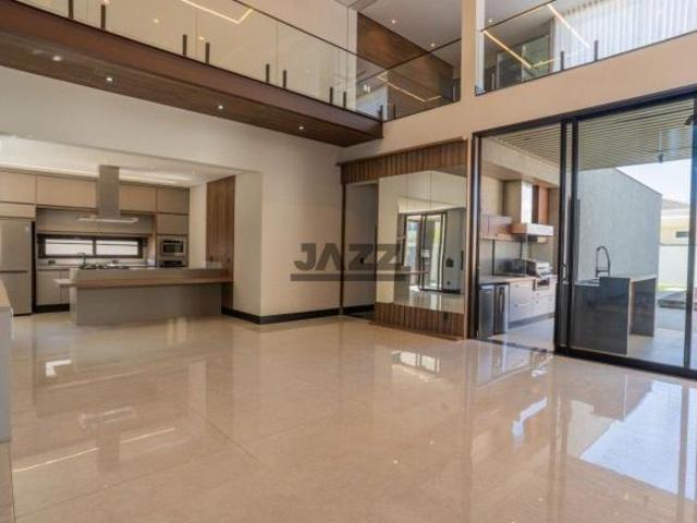 Casa de Alto Padrão à Venda 4 Suítes | 396 m² de Construção | Terreno de 702 m² | 4 Vagas