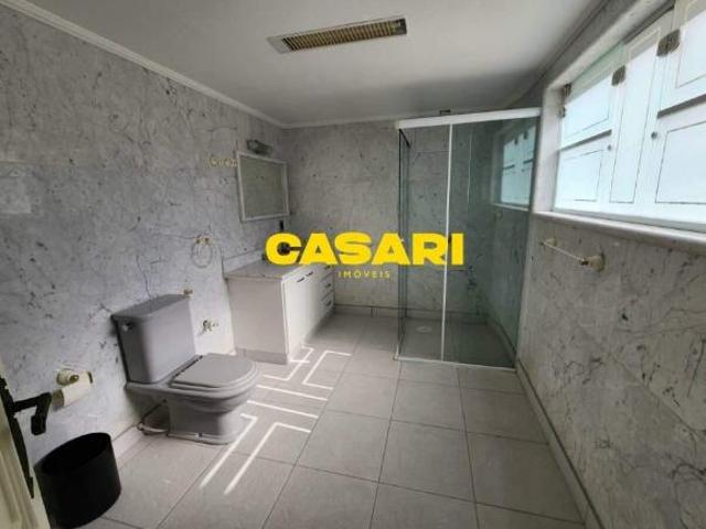 Casa de Alto Padrão à Venda 725 m² de área construída em terreno de 1.200 m² Par