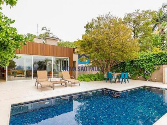 Casa de alto padrão, à venda, com 3 quartos, 3 suítes, 3 vagas, no Jardim Everest