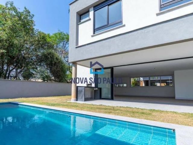 Casa de alto padrão à venda com 4 quartos, 4 suítes, 4 vagas, no Alto da Boa Vista