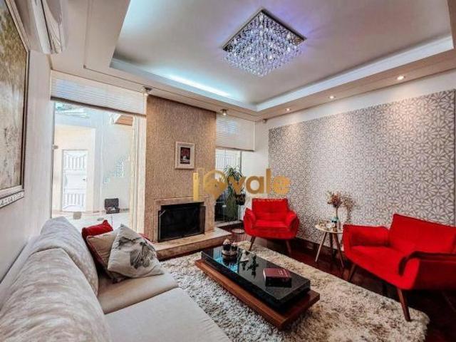 Casa de Alto Padrão à Venda – Jardim das Indústrias com 280 metros quadrados