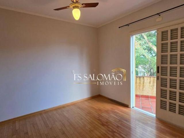 Casa de alto padrão à venda na Vila Romana | 4 suítes | 4 vagas | 450m² de terreno | Vista livre