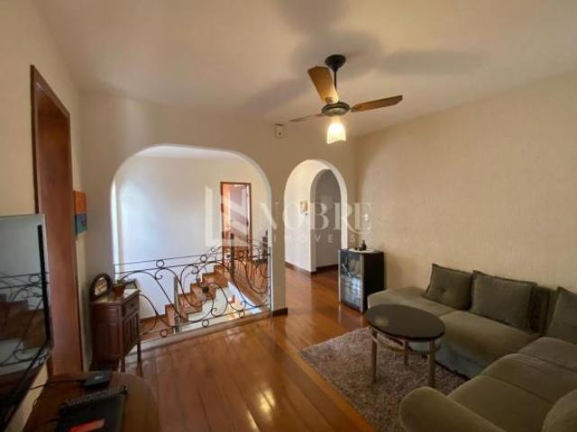 Casa de Alto Padrão com 4 Quartos no Cariru