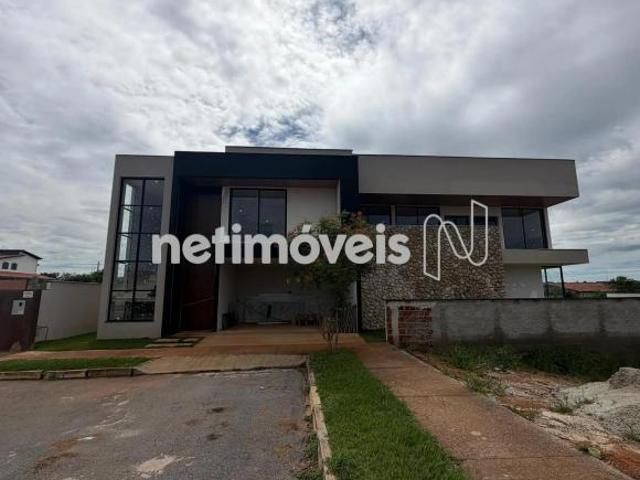 Casa de Alto Padrão com 4 Suítes – 400m² no Condomínio Le Premier | Jardim Botânico