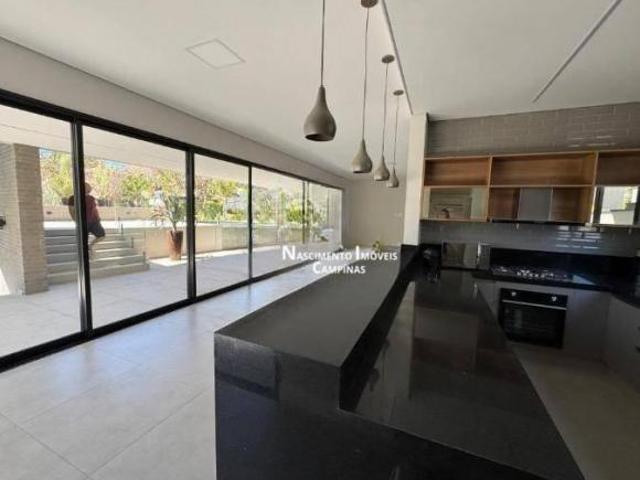 Casa de Alto Padrão com 4 Suítes, 342 m² à Venda por R$ 4.240.000