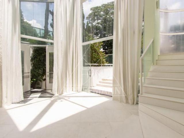 CASA DE ALTO PADRÃO COM 5 DORMITÓRIOS, 4 SUÍTES, PISCINA, 6 GARAGENS