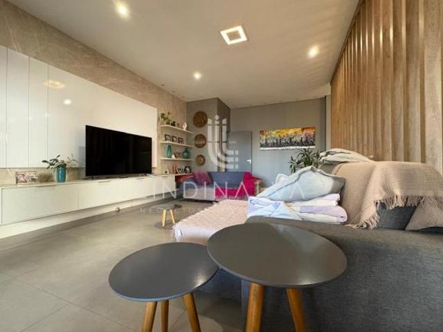 Casa de alto padrão com 3 suítes, jacuzzi e terreno de 700m2 na Vila Yolanda