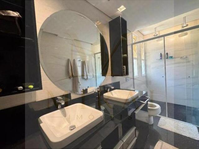 CASA DE ALTO PADRÃO COM ENTRADA DE R$ 140 MIL + PARCELAS | 670m² NO BOSQUE DOS E