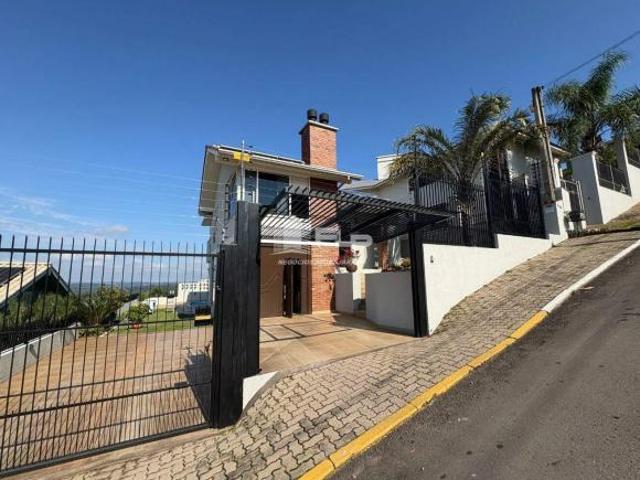 CASA DE ALTO PADRÃO COM LINDA VISTA DA CIDADE