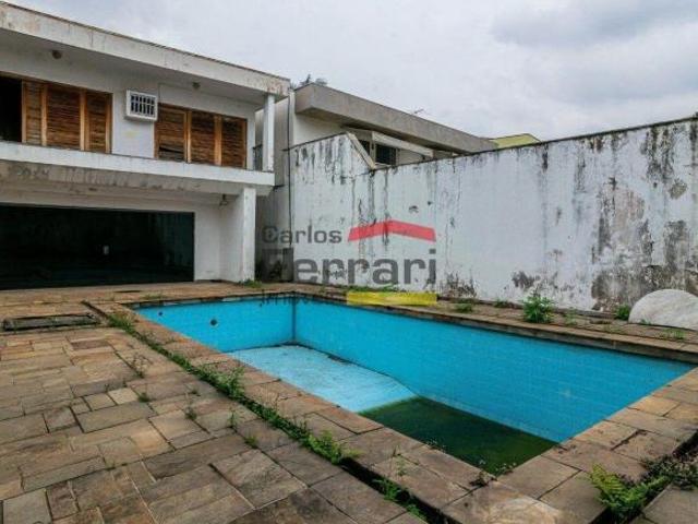 Casa de alto padrão com piscina, edícula e 8 vagas no Alto da Lapa