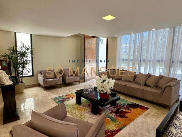 Casa de Alto Padrão de 371 m² à Venda com 2 Suítes e Spa no São Bento, Belo Horizonte MG