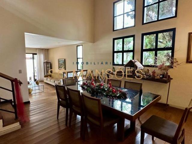 Casa de Alto Padrão de 401 m² à Venda com 2 Suítes e Espaço Gourmet no Belvedere, Belo Horizonte M
