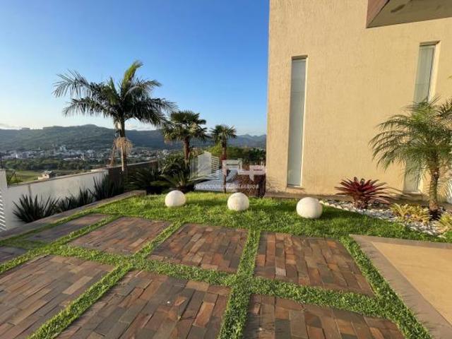 CASA DE ALTO PADRÃO E UMA VISTA DESLUMBRANTE