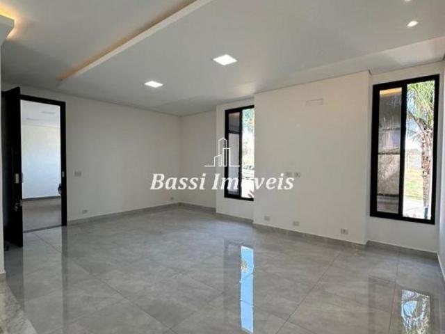 Casa de Alto Padrão em Condomínio 3 quartos, 1 suíte, 3 salas Residencial Palm Park, Estiva Gerb