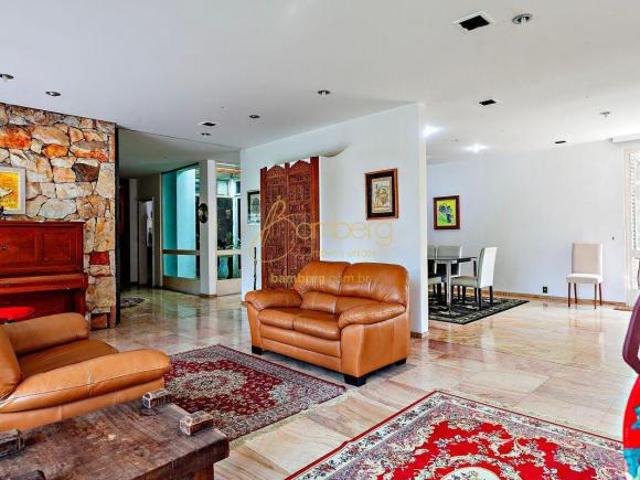 Casa de Alto Padrão em Interlagos 830m² terreno 5 quartos/3suítes/ 5 vagas