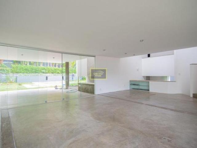Casa de Alto Padrão Para Venda No Jardim Guedala