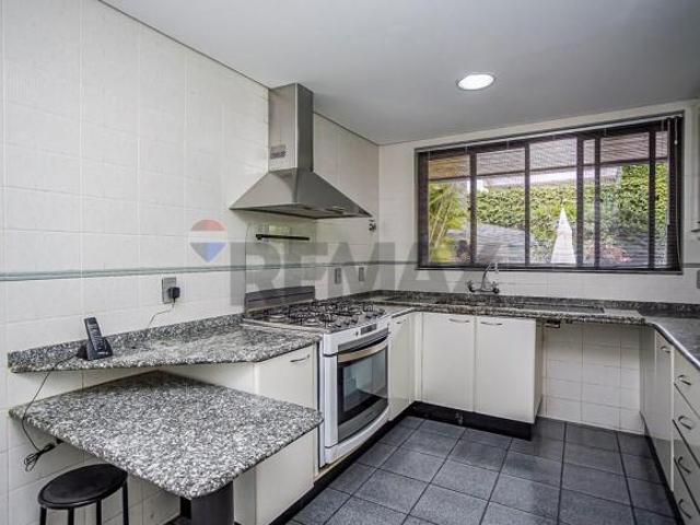 Casa de alto padrão 4 dormitórios 3 suítes 575 m2 Bairro Ahú