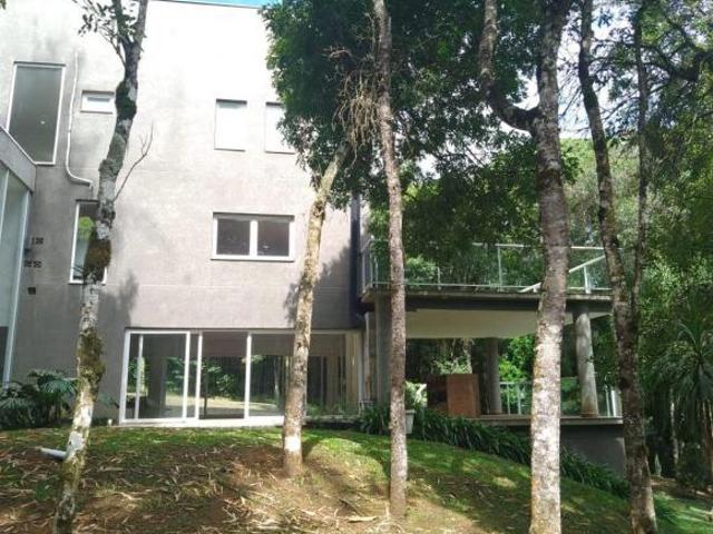 Mansão de Alto Padrão em Quatro Barras | 550m² | Terreno 3.816m² | Condomínio Clube