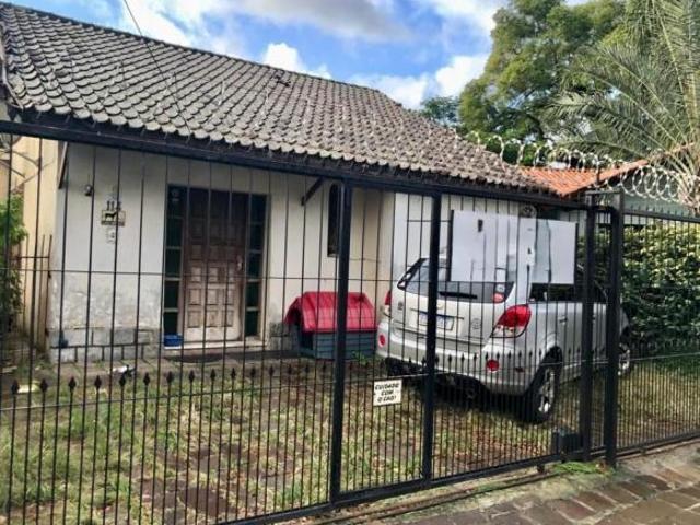 CASA DE ALVENARIA 160 M2, PRECISA DE REFORMA