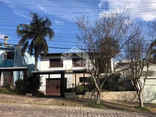 Casa de Alvenaria 3 Dormitórios no Bairro Petrópolis em Caxias do Sul