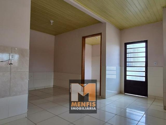 Casa de Alvenaria com 1 quarto no Petrópolis