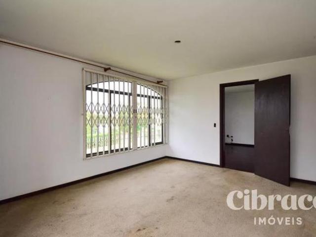 Casa de Alvenaria no Guabirotuba de 199,90m²
