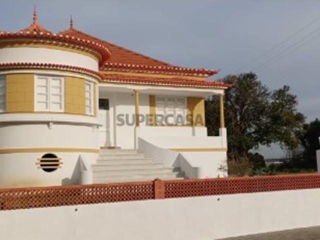 Casa de arquitetura tradicional portuguesa