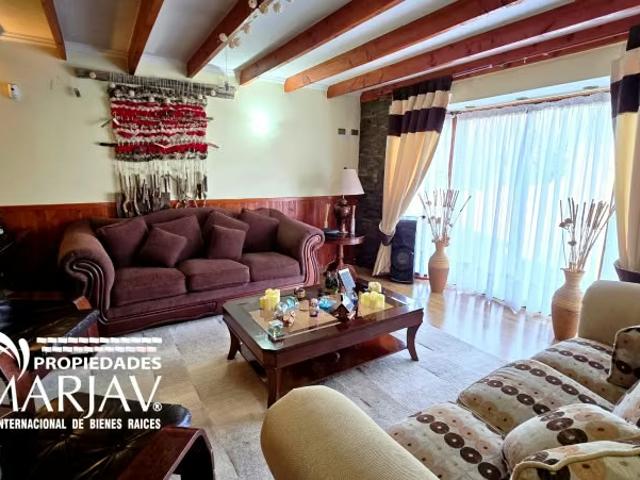 Casa de arquitectura única en lomas de villarrica | 4 dormitorios por 280000. 00 en Villarrica