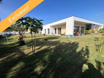 Casa de arquitectura contemporânea, T3, 2 km das praias Sa. 0m² A dos Cunhados e Maceira