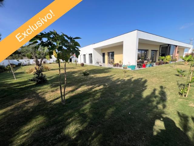 Casa de arquitectura contemporânea, T3, 2 km das praias Santa Cruz Torres Vedras