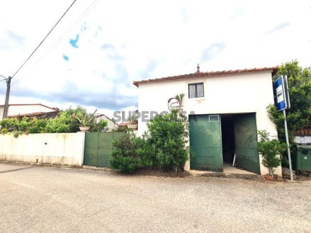 Casa de arrecadação e arrumos com quintal em Graça, Pedrogão Grande