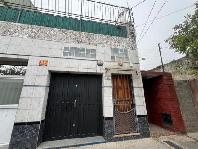 Casa de cuatro ambientes alquiler Wilde galpon