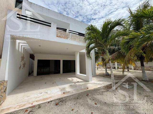 Casa de cuatro recamaras en Segunda Fila en las Playas de San Benito Yucat?n