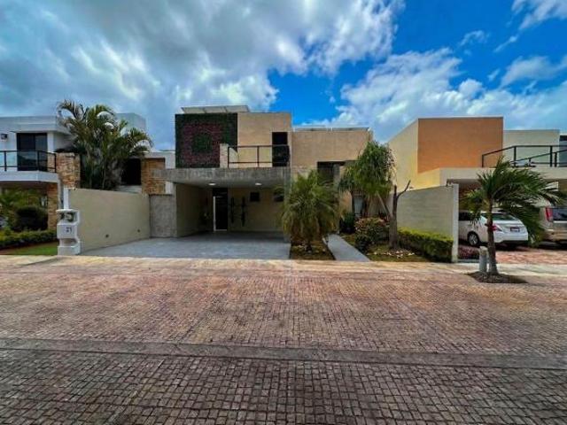 CASA DE CUATRO RECÁMARAS TOTALMENTE EQUIPADA EN PRIVADA PORTO NOVO ZONA LA ISLA
