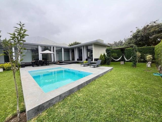 Casa de Campo Moderna en Venta – Cieneguilla