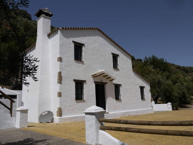 Casa de campo andaluza con vistas espectaculares al lago y a. 170m² Zahara de la Sierra