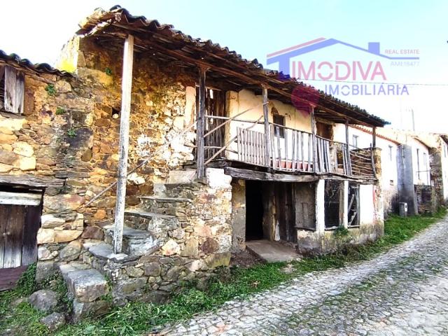 Casa de campo com terreno em Bairradas