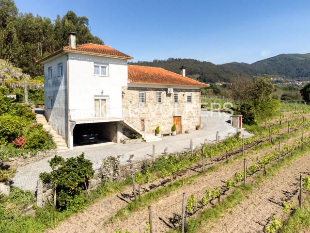 Casa de Campo com Três Hectares de Vinha 228m² Refóios Do Lima