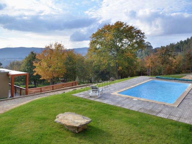 Casa de Campo com bosque e piscina em Alvarenga, Arouca