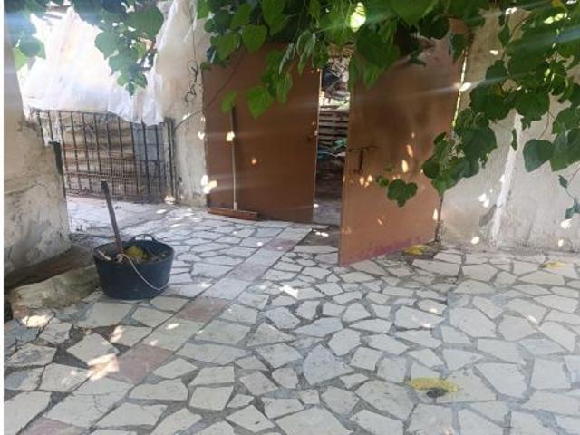 “Casa de campo con 4.292 m2 de terreno y buen acceso”