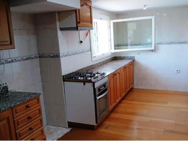 CASA DE CAMPO CON TERRAZA Y ZONA DE APARCAMIENTO EN SENCELLES
