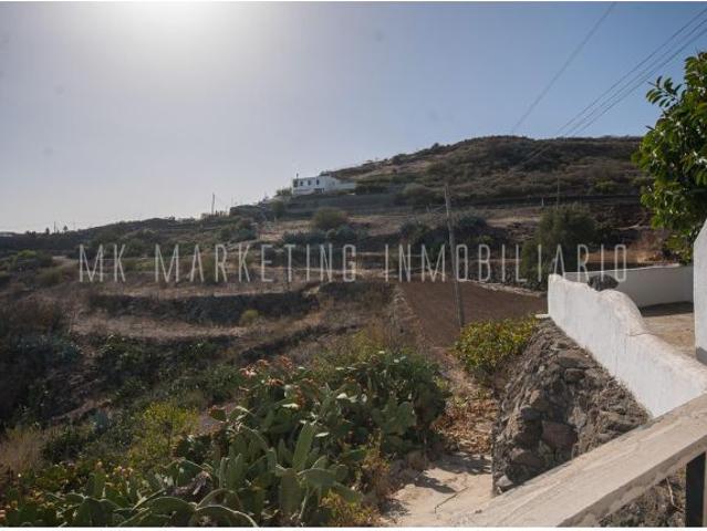 Casa de campo con terreno en La Breña, Telde