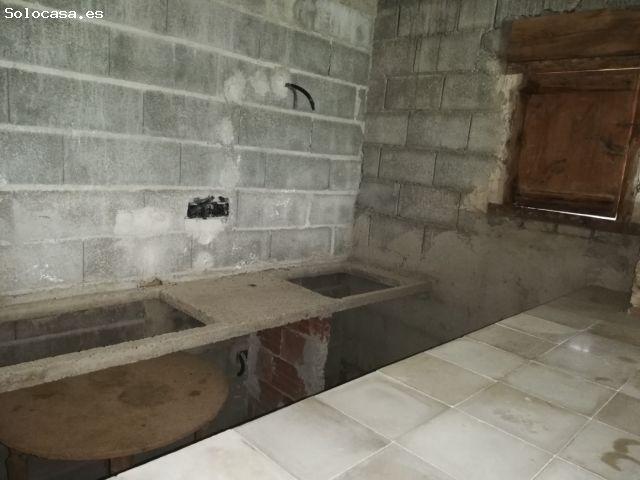 Casa de Campo con terreno en La Tova