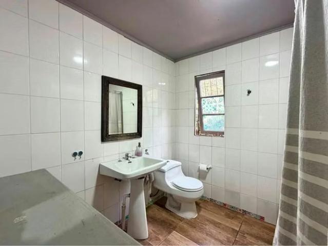 Casa De Campo Con Más De 6.000 M² Camino Lonquén | 6 dormitorios por 11300.00 en Calera de Tango