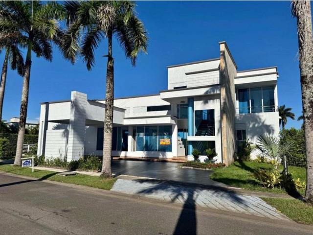 Casa de campo de alto standing de 3 dormitorios en venta Villavicencio, Departamento del Meta