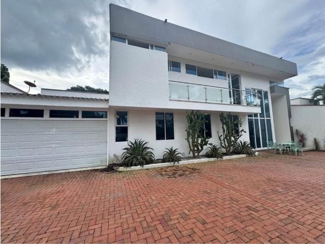 Casa de campo de alto standing de 3 dormitorios en venta Villavicencio, Departamento del Meta