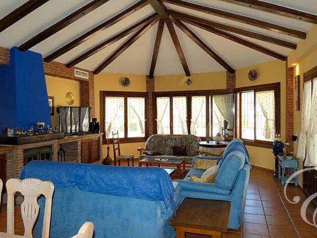 Casa de campo de alto standing de 325 m2 en venta Almogía, España