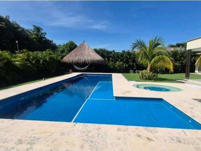Casa de campo de alto standing de 4 dormitorios en venta Villavicencio, Colombia