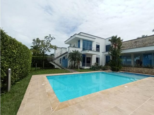 Casa de campo de alto standing de 4 dormitorios en venta Villavicencio, Departamento del Meta