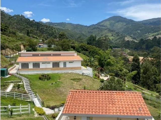 Casa de campo de alto standing de 4 dormitorios en venta Caldas, Departamento de Antioquia